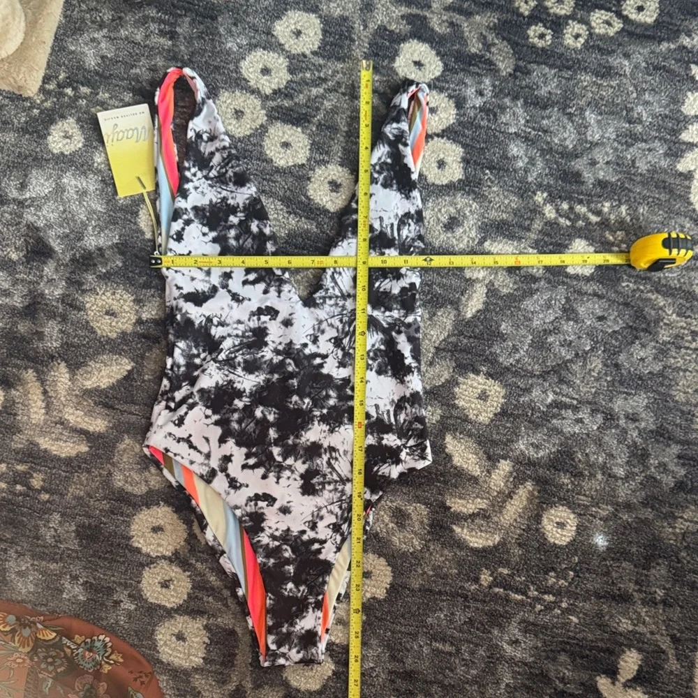 NWT Maaji Black and White Tie-Dye Swimsuit - Picture 3 of 11